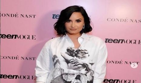 Demi Lovato: Demi Lovato Dituduh Bikin Akun Palsu Demi Hina Selena Gomez