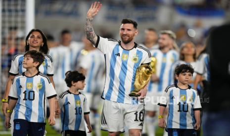 Kapten Timnas Argentina Lionel Messi. Pertanyaan penggemar saat ini adalah; apakah Messi akan ikut ke Indonesia? 