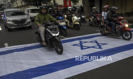 Bendera Israel (ilustrasi). Zionis Israel merusak kendaraan penyandang disabilitas dengan dalih simpan senjata  