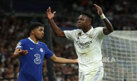 Penyerang Real Madrid asal Brasil Vinicius Junior kembali membuktikan peran pentingnya di lapangan ketika Madrid menang 2-0 atas Chelsea pada leg pertama perempat final Liga Champions, di Stadion Santiago Bernabeu, Kamis (13/4/2023) dini hari WIB. 