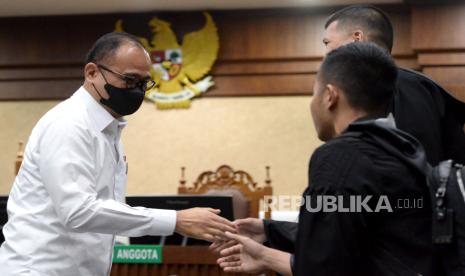 Terdakwa mantan pejabat Ditjen Pajak Kementerian Keuangan Rafael Alun Trisambodo. Dalam sidang, Rafael Alun disebut memimpin rapat konsultan pajak PT Arme.