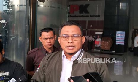 Kepala Bagian Pemberitaan KPK, Ali Fikri saat memberikan keterangan pers di Gedung Merah Putih KPK, Jakarta Selatan, Senin (21/8/2023).