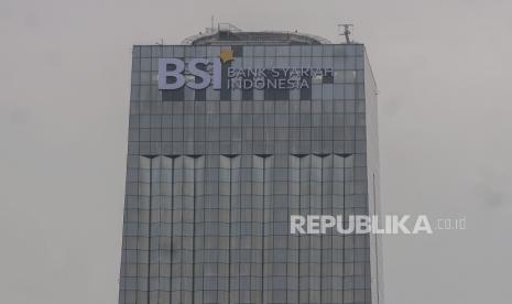 Suasana gedung Bank Syariah Indonesia di Jakarta.