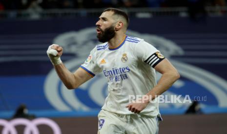 Striker Real Madrid Karim Benzema. Benzema mencetak gol kemenangan timnya di kandang Rayo Vallecano.