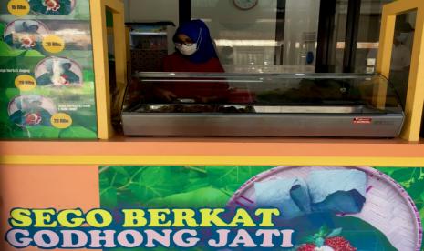 Kuliner: Rindu Terobati dalam Seporsi Sego Berkat Godhong Jati