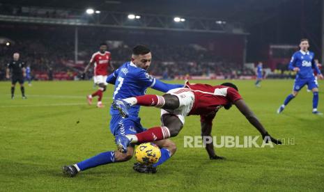 Gelandang Nottingham Forest Orel Mangala. 