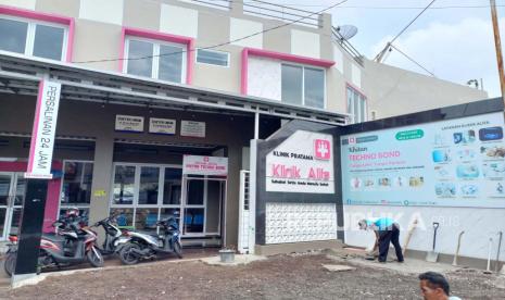 Suasana Klinik Alifa di Kecamatan Bungursari, Kota Tasikmalaya, beberapa waktu lalu. Klinik itu diduga memberikan pelayanan buruk hingga menyebabkan bayi yang baru dilahirkan meninggal dunia. 