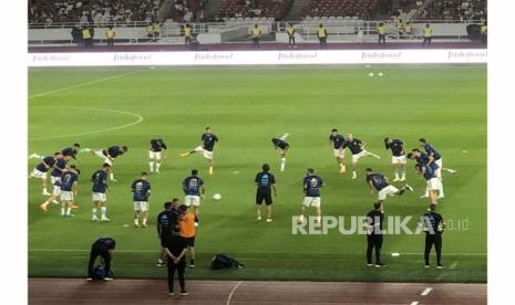 Timnas Argentina memasuki lapangan GBK, Jakarta untuk melakukan pemanasan jelang laga Indonesia Vs Argentina, Senin (19/6/2023)