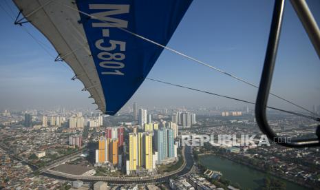 Rumah Sakit Darurat Penanganan COVID-19 Wisma Atlet Kemayoran tampak dari pesawat Microlight Trike, Sabtu (20/6/2020). Jumlah pasien sembuh dari paparan Corona Virus Desease 2019 (COVID-19) pada Rabu (1/7) bertambah 168 orang.