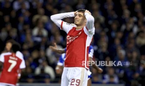 Ekspresi pemain Arsenal Kai Havertz seusai timnya dikalahkan Porto pada pertandingan sepak bola leg pertama babak 16 besar Liga Champions di stadion Dragao di Porto, Portugal, Kamis (22/2/2024) WIB. Porto berhasil menang 1-0 atas Arsenal. Gol untuk Porto tercipta di masa injury time menit ke-94 lewat Galeno. 