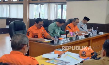 Pemerintah Kota (Pemkot) Tasikmalaya menggelar rapat koordinasi membahas penanganan dampak kekeringan di Bale Kota Tasikmalaya, Jawa Barat, Senin (4/9/2023). 