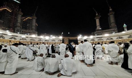 Ibadah merupakan wujud takut kepada Allah.