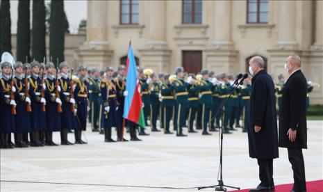 Presiden Turki Recep Tayyip Erdogan pada Kamis (31/12) mengucapkan selamat bertugas kepada personel militer Turki yang ditempatkan di Karabakh, Azerbaijan.