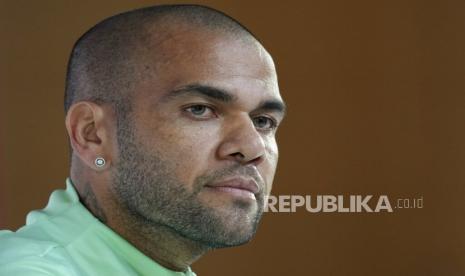 Mantan pemain Barcelona dan timnas Brasil, Dani Alves, tetap harus mendekam di penjara sampai sidangnya dimulai dalam kasus pelecehan seksual. Ini setelah banding keduanya untuk bebas dengan jaminan ditolak oleh Pengadilan Spanyol, Rabu (10/5/2023).