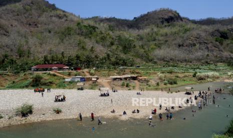 Foto: Sungai Opak, kawasan ekowisata Sriharjo, Bantul, Yogyakarta