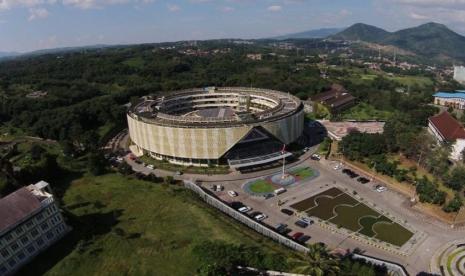 Unpad Kukuhkan 14 Guru Besar Baru, Ini Daftarnya