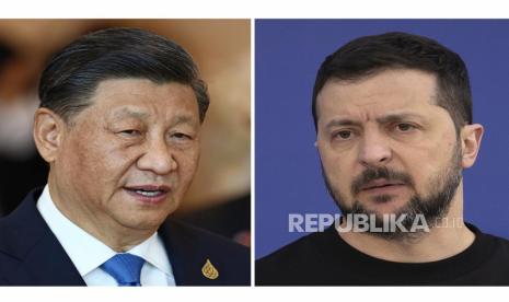 Kombinasi file foto ini menunjukkan Presiden China Xi Jinping, diambil di Bangkok, Thailand, pada 19 November 2022, dan Presiden Ukraina Volodymyr Zelenskyy diambil di luar Kyiv, Ukraina, pada 7 April 2023. Utusan khusus Beijing mendesak semua pihak untuk menciptakan kondisi pembicaraan damai antara Rusia dan Ukraina. 