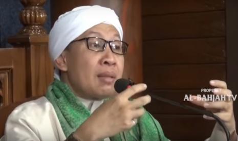 Yahya Zainul Maarif atau lebih akrab disapa Buya Yahya. 