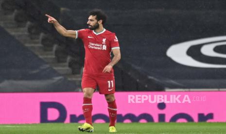  Mohamed Salah dari Liverpool merayakan gol yang kemudian dianulir oleh VAR selama pertandingan sepak bola Liga Premier Inggris antara Tottenham Hotspur dan Liverpool FC di London, Inggris, 28 Januari 2021.