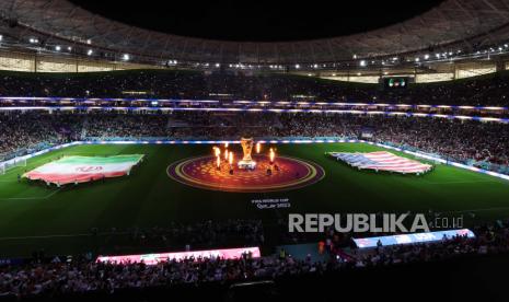 Upacara pembukaan pertandingan sepak bola grup B Piala Dunia 2022 antara Iran dan AS di Stadion Al Thumama di Doha, Qatar, 29 November 2022.