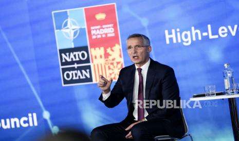  Sekretaris Jenderal NATO Jens Stoltenberg berbicara di forum publik NATO selama pertemuan puncak NATO di Madrid, Spanyol, pada Selasa, 28 Juni 2022. Stoltenberg mengatakan kapabilitas Rusia di Utara merupakan tantangan strategis bagi NATO.