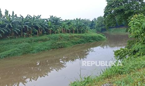 Lokasi tujuh mayat remaja yang ditemukan di Sungai Bekasi, Jatiasih, Kota Bekasi, Jawa Barat pada Selasa (24/9/2024). 