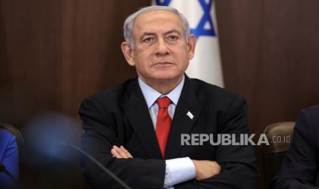  Israeli Prime Minister Benjamin Netanyahu attends the weekly cabinet meeting at the prime minister