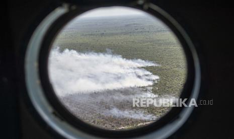 Pemerintah Provinsi Sumatera Selatan membentuk tim untuk merancang aturan hukum bagi pemilik lahan tidur yang terbakar di saat musim kemarau karena kejadian selalu berulang setiap tahun. (Foto: Kebakaran lahan)