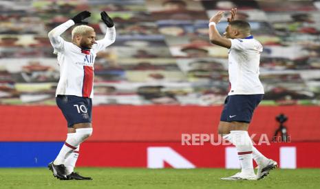  Kylian Mbappe (Kanan) dan Neymar (Kiri) dari PSG