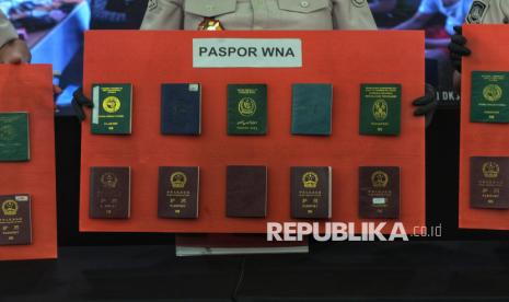 Dari Dolar AS hingga Logam Mulia, Barang Bukti yang Disita KPK dari OTT Kepala Imigrasi Jakbar