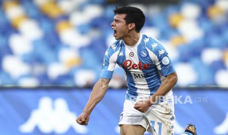 Hirving Lozano dari Napoli. Lozano dinyatakan positif Covid-19 pada akhir Desember 2021 ini.