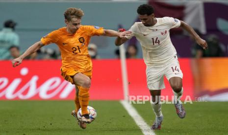 Frankie de Jong dari Belanda, kiri, 