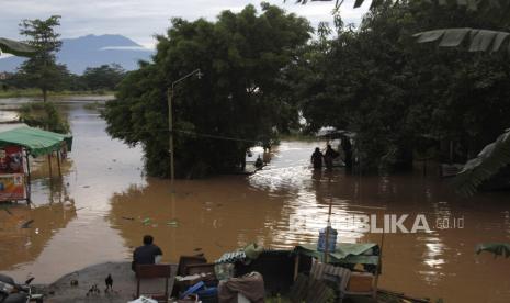 Banjir di dua kecamatan di Kabupaten Gresik, Jawa Timur, mulai surut (Foto: ilustrasi banjir)