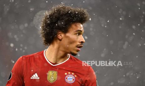 Leroy Sane dari Bayern bereaksi selama perempatfinal Liga Champions UEFA, pertandingan sepak bola leg pertama antara FC Bayern Muenchen dan Paris Saint-Germain di Munich, Jerman, 07 April 2021.