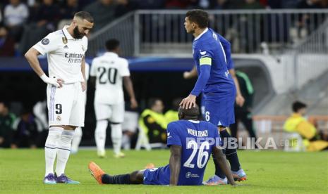 Kalidou Koulibaly terkapar saat melawan Real Madrid, beberapa hari lalu