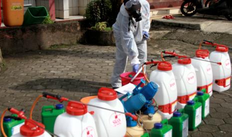 Hoaks Terbaru: Seluruh Warga DKI Dilarang Keluar untuk Penyemprotan Disinfektan. (FOTO: Sufri Yuliardi)