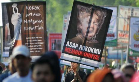 Mudahnya anak-anak untuk mengakses rokok menjadi salah satu penyebab utama meningkatnya perokok anak di Indonesia - Anadolu Agency