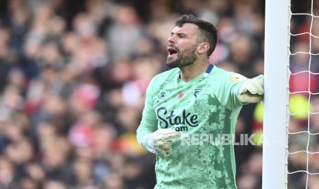 Kiper Watford Ben Foster bermain gemilang di markas MU, Sabtu (26/2/2022).