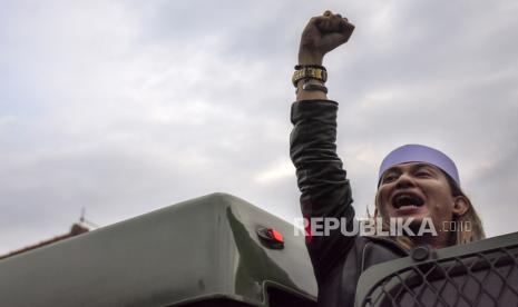 Habib Bahar bin Smith dalam salah satu ceramahnya menyerang balik pernyataan Rhoma Irama,