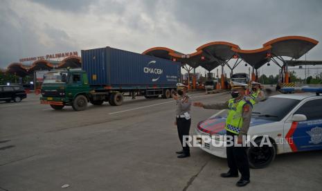 Pemudik di jalur selatan Cianjur mulai meningkat mulai pagi hingga malam hari.