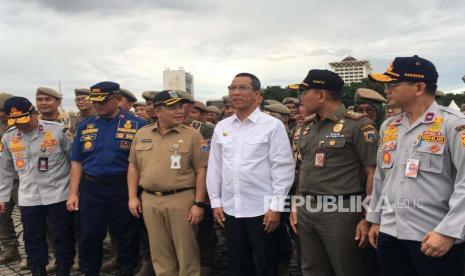 Penjabat (Pj) Gubernur DKI Jakarta , Heru Budi Hartono di acara Apel Kesiapsiagaan Pemerintah Provinsi DKI Jakarta Menjelang Hari Raya Idul Fitri 1444 H di Silang Monas, Jakarta Pusat pada Selasa (11/4/2023).