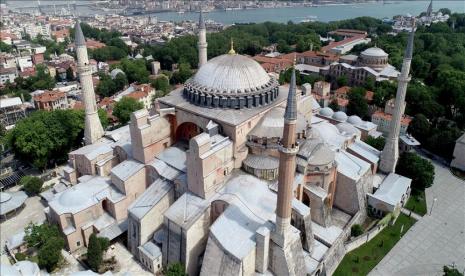 Otoritas Turki pada Jumat menegaskan bahwa Hagia Sophia adalah warisan turun-temurun dari Sultan Ottoman Muhammad Al-Fatih. 