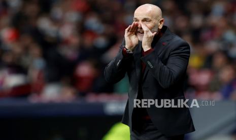  Pelatih kepala AC Milan Stefano Pioli.