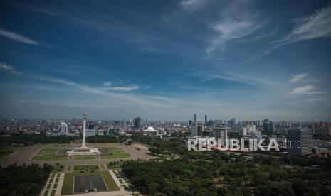 BMKG memperkirakan cuaca di sebagian besar wilayah DKI Jakarta akan mengalami hujan dengan intensitas ringan pada Kamis (9/11/2023) siang dan malam.