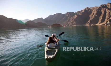 Cara UEA Tingkatkan Ekonomi Melalui Olahraga. Foto:   Peserta kayak mengikuti Women