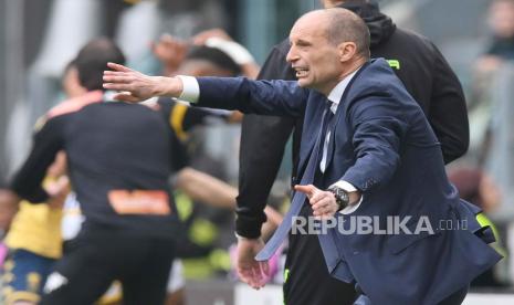   Pelatih Juventus Massimiliano Allegri