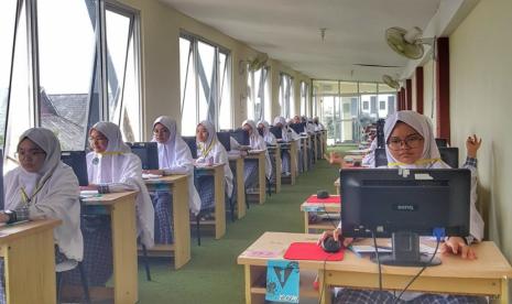 Sekolah Terbaik di Kabupaten Malang Berdasar UTBK 2021, SMA Ar-Rohmah Putri Peringkat 3