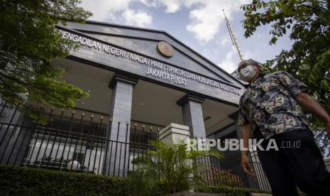 Pengadilan Negeri Jakarta Pusat, Kemayoran, Jakarta memerintahkan KPU untuk menunda Pemilu 2024.