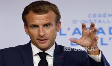  Ulama Aljazair Bantah Klaim Macron tentang Ottoman. Foto: Presiden Prancis Emmanuel Macron menyampaikan pidatonya saat pembukaan Akademi Organisasi Kesehatan Dunia di Lyon, Prancis tengah, Senin, 27 September 2021.