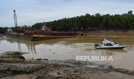 Anggota holding Pupuk Indonesia, PT Pupuk Kalimantan Timur (Pupuk Kaltim) atau PKT berkomitmen meningkatkan kontribusi pada bidang pendidikan dan lingkungan. 